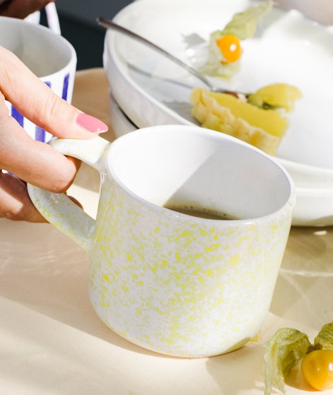 KAUF DICH GLUECKLICH Mug speckles gelb