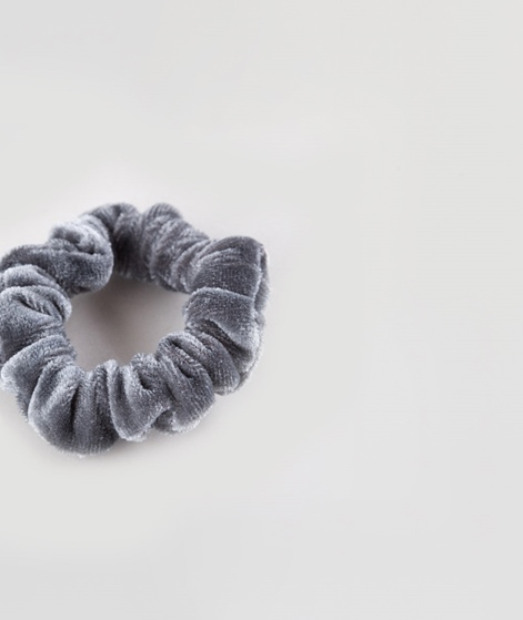 EBBA Velour Scrunchie Grau