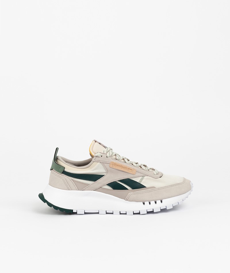 reebok classics cl legacy trainers in beige
