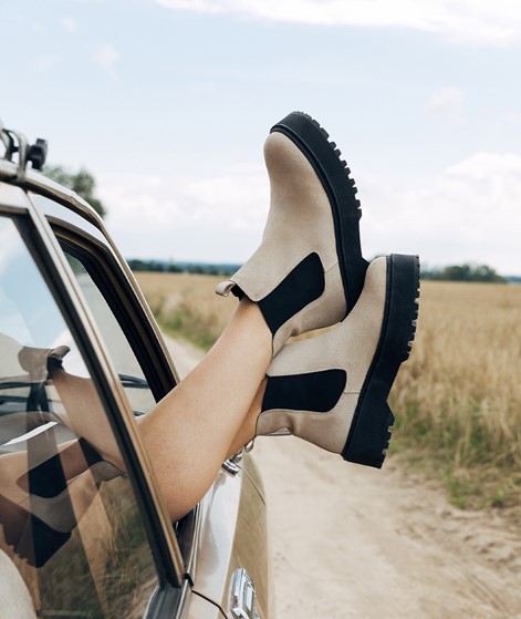 KAUF DICH GLCKLICH Plateaustiefel creme
